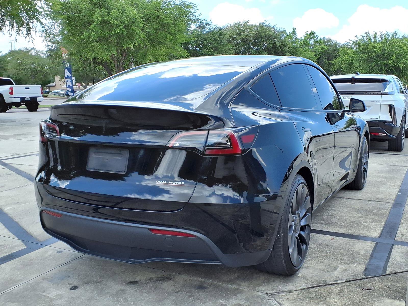 Used 2025 Tesla Model Y Performance AWD/4WD image 5