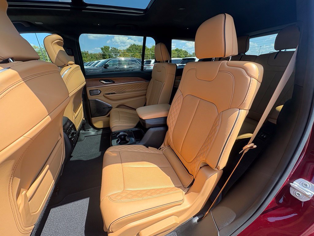 Used 2024 Jeep Grand Cherokee L Summit AWD/4WD image 26