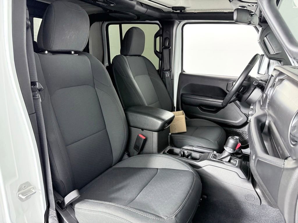 Used 2022 Jeep Gladiator Willys image 11