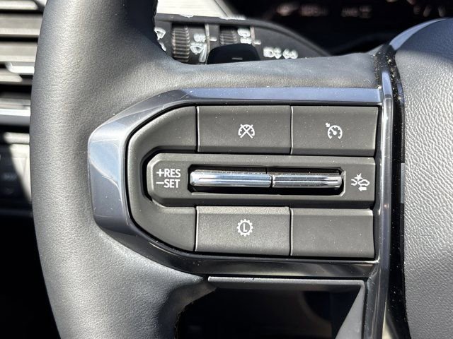 Used 2025 GMC Acadia AT4 image 33