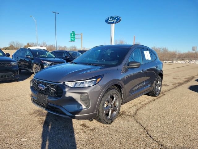 Used 2023 Ford Escape ST-Line image 18