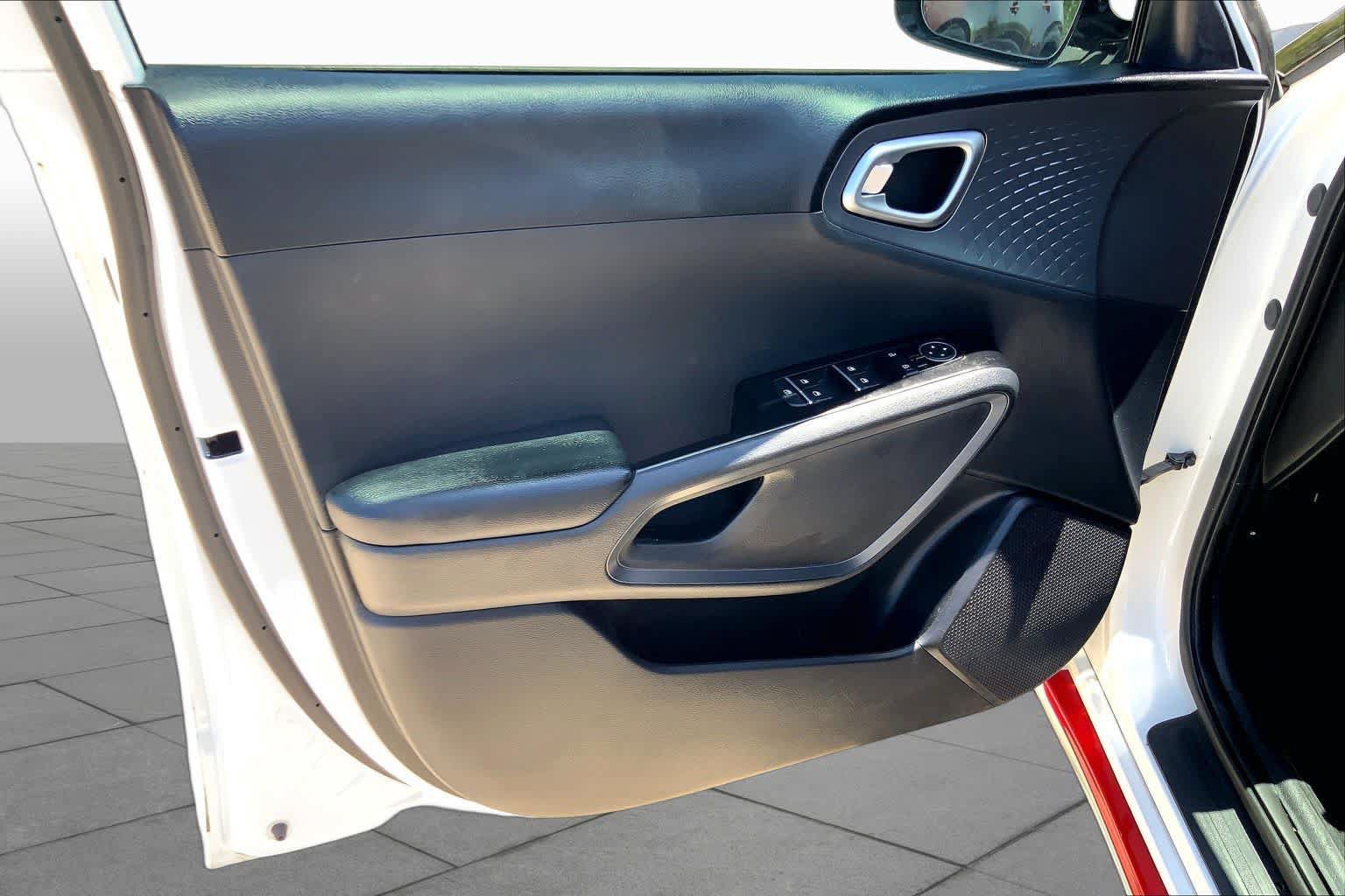 Used 2020 Kia Soul GT-Line FWD image 22