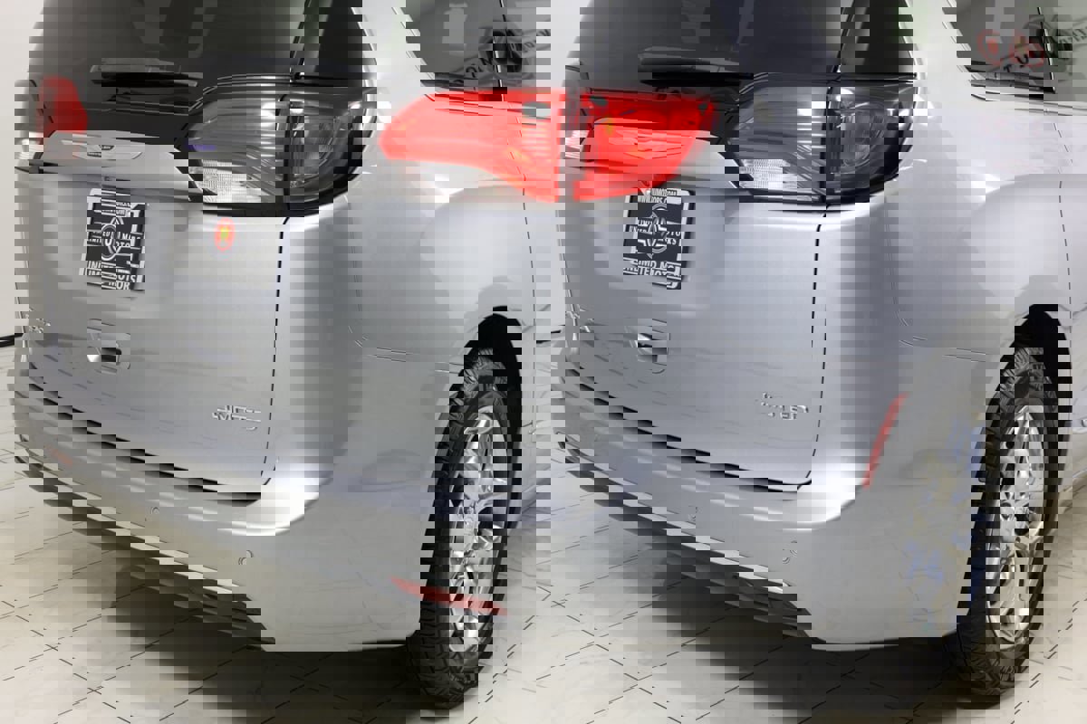 Used 2019 Chrysler Pacifica Limited image 46