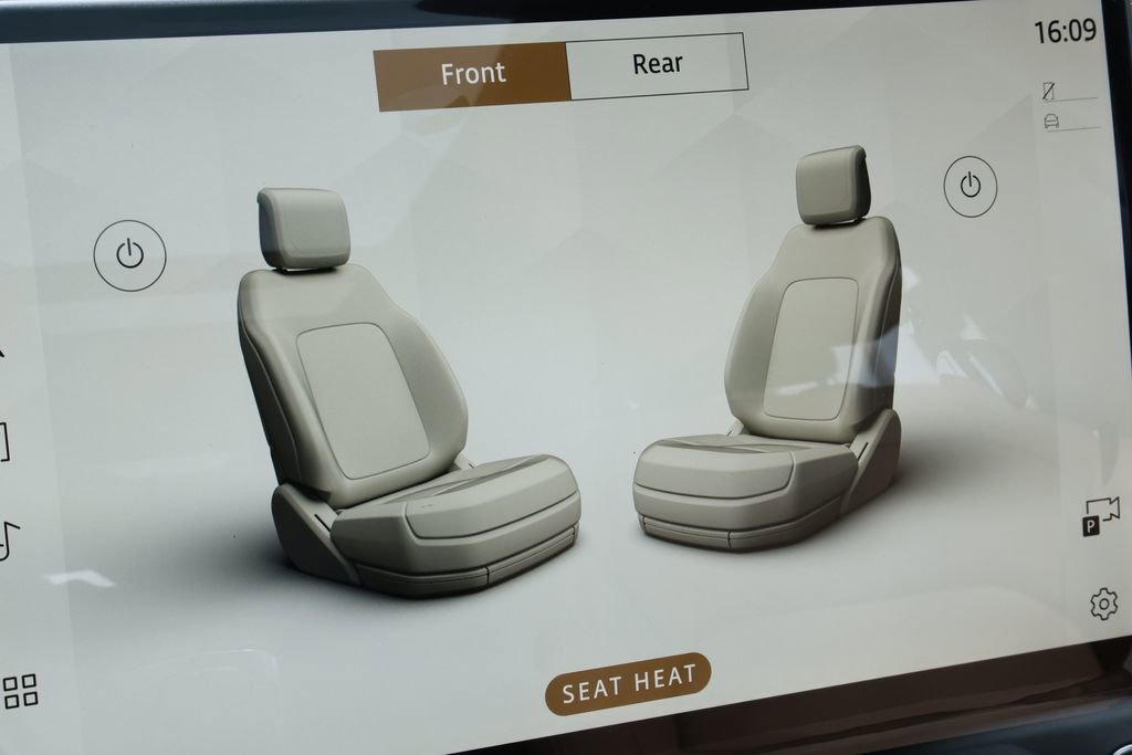 New 2026 Land Rover Defender 130 X-Dynamic SE AWD/4WD image 30