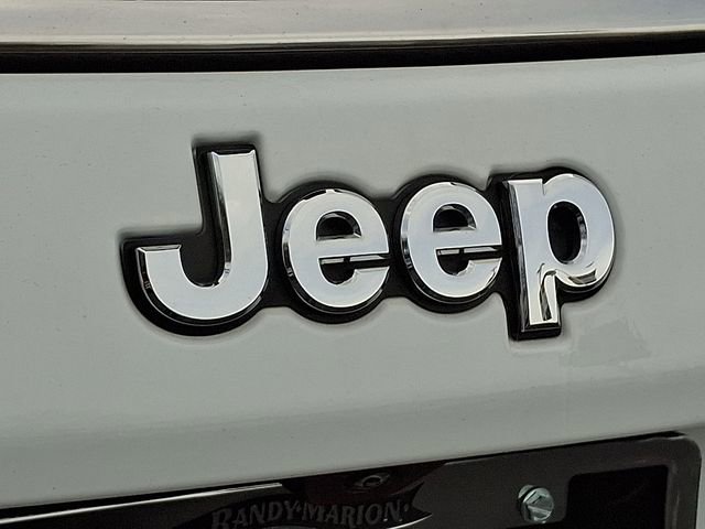 Used 2024 Jeep Compass Latitude image 30