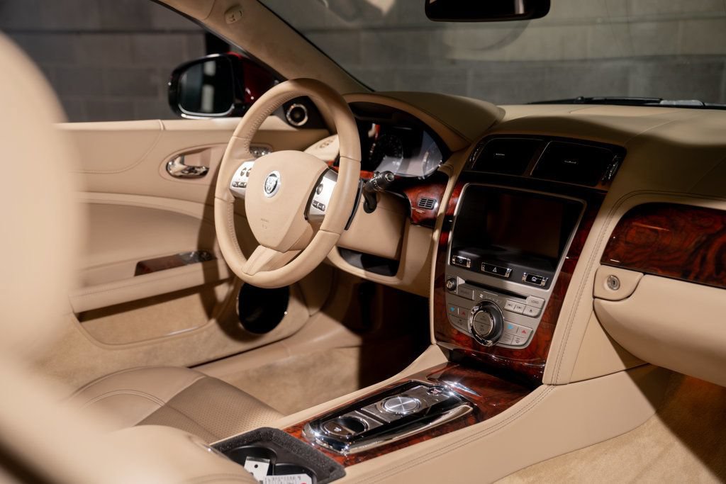 Used 2010 Jaguar XK Convertible RWD image 27