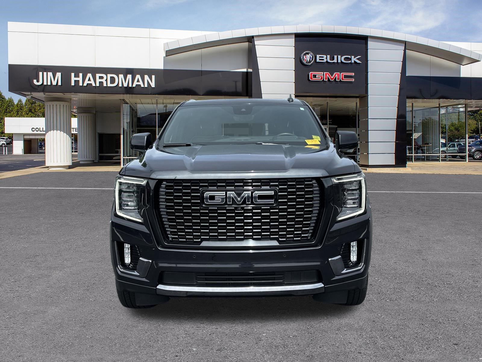 Used 2023 GMC Yukon XL Denali Ultimate w/ LPO, Floor Liner Package AWD/4WD image 2