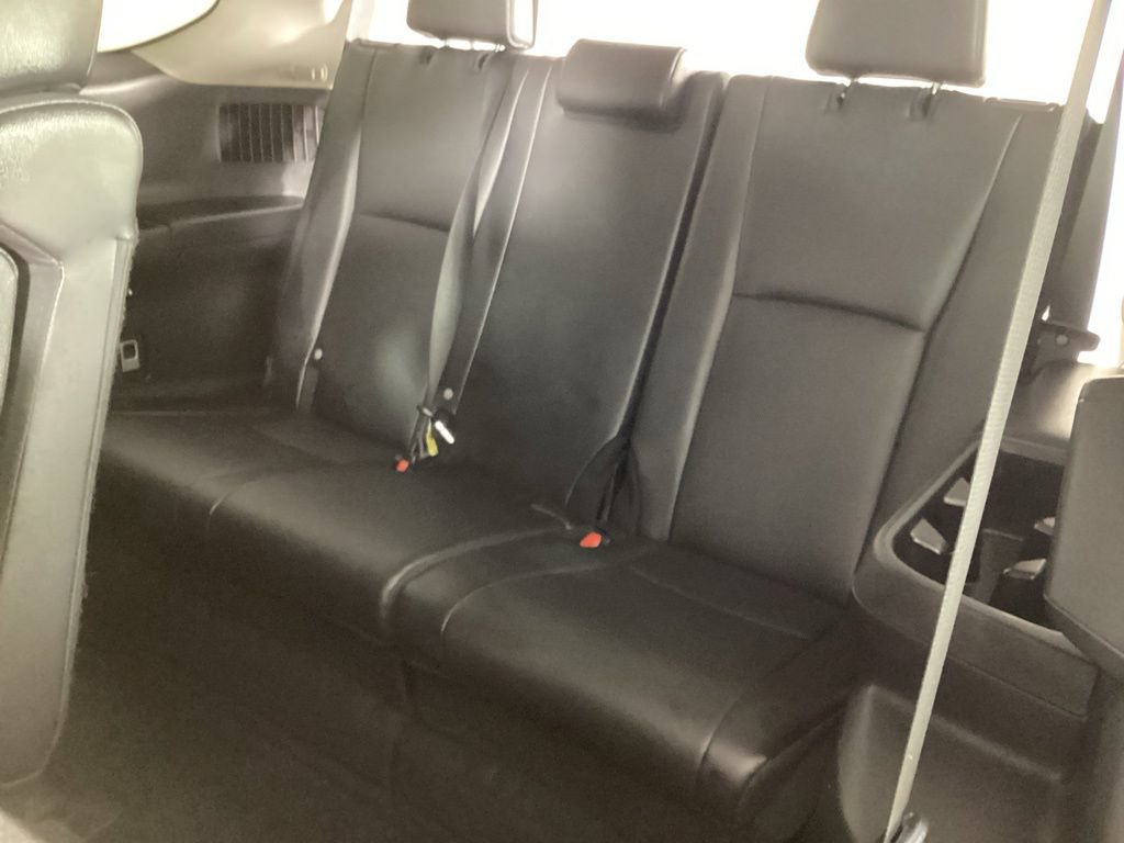 Used 2024 Toyota Grand Highlander AWD image 29