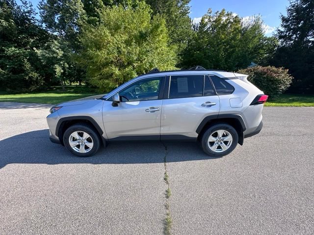 Used 2021 Toyota RAV4 LE AWD/4WD image 6