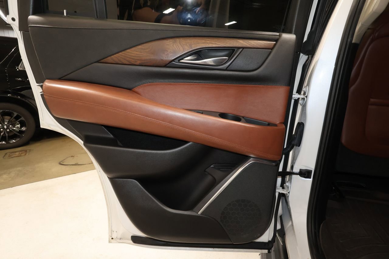 Used 2016 Cadillac Escalade Premium image 13