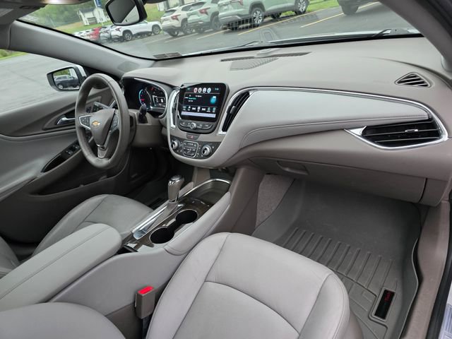 Used 2017 Chevrolet Malibu Premier w/ Premier Sun and Wheel Package FWD image 26