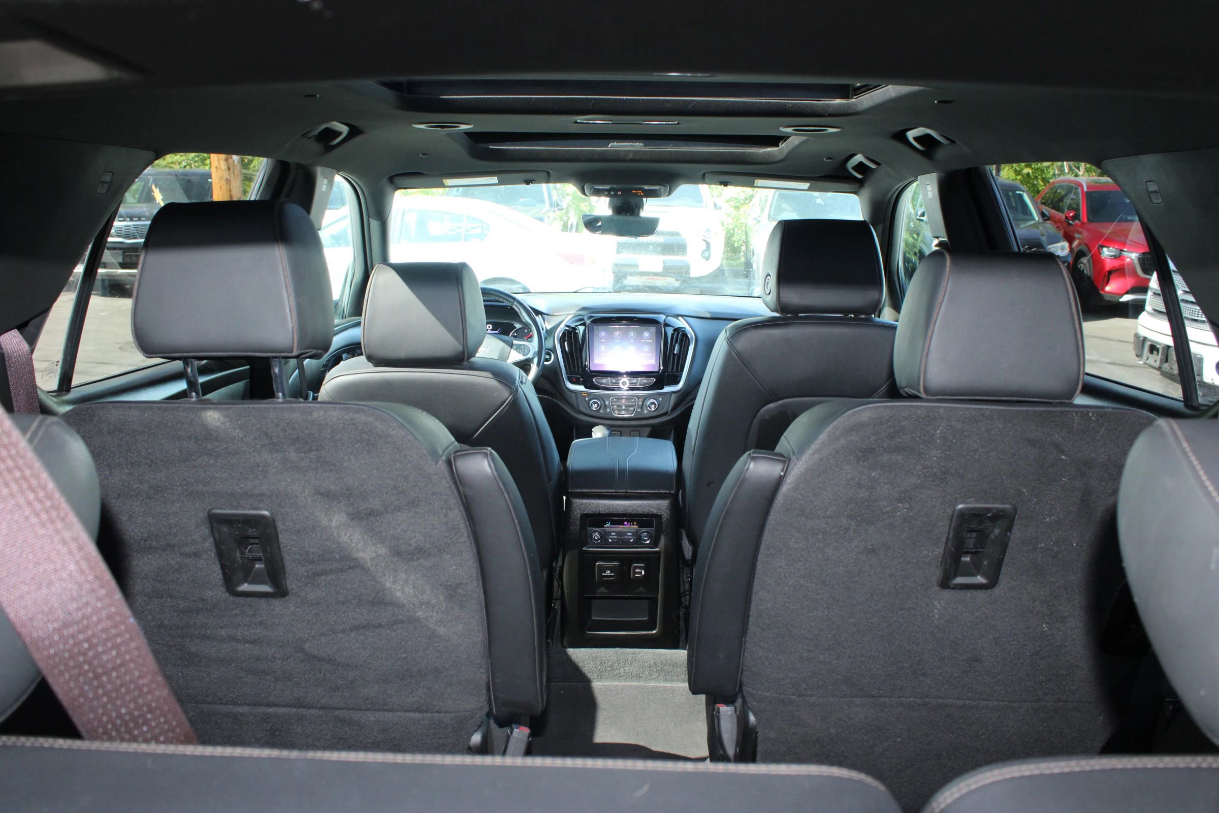 Used 2022 Chevrolet Traverse High Country image 32