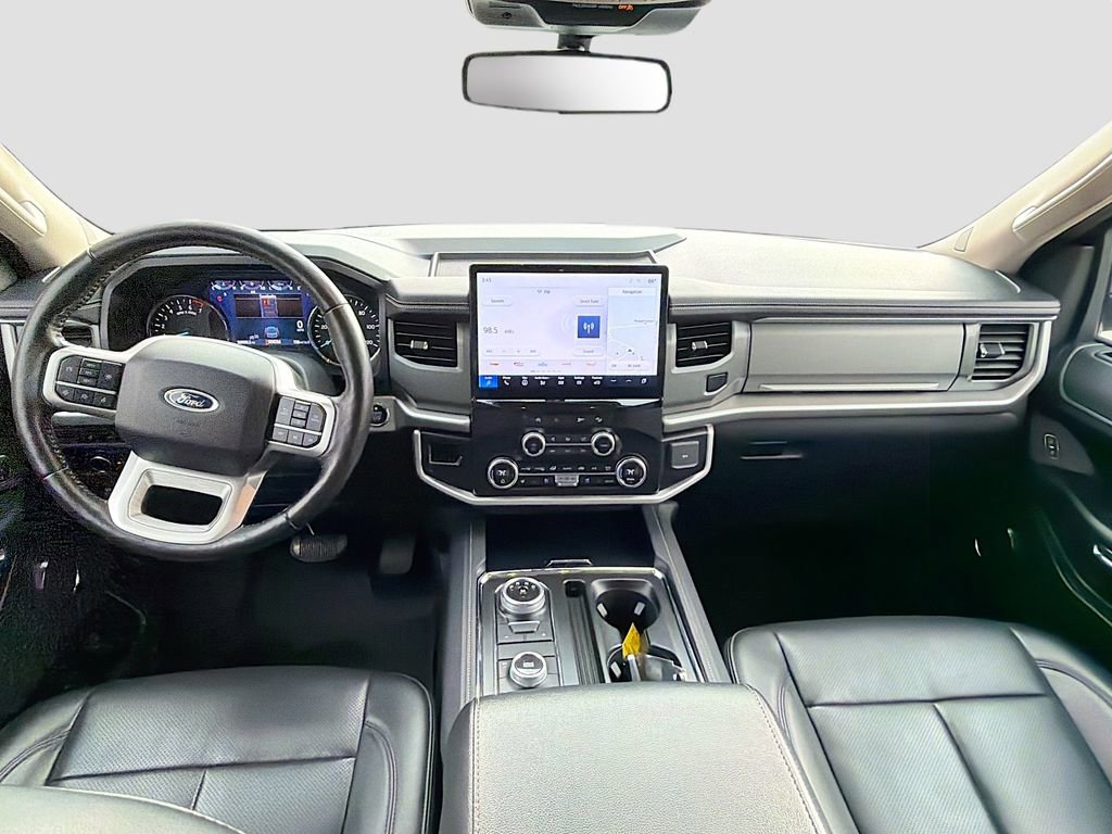 Used 2024 Ford Expedition XLT image 17
