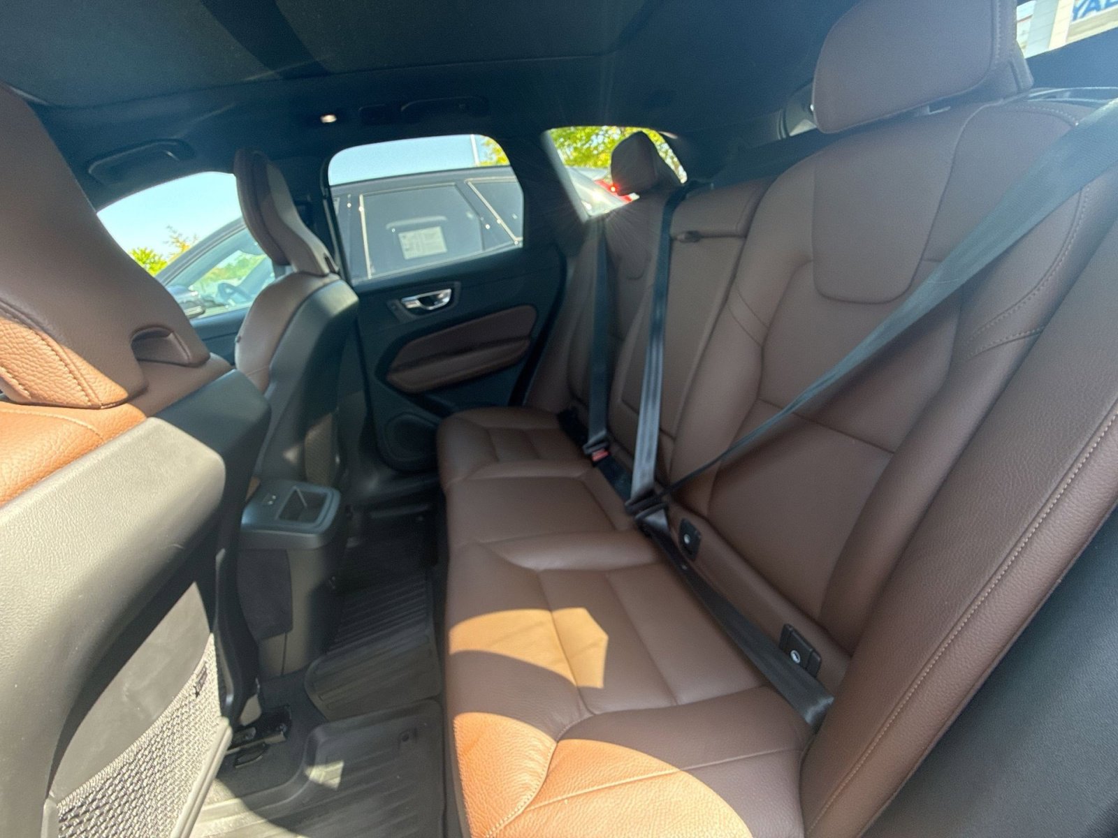 Used 2023 Volvo XC60 B5 Plus w/ Climate Package AWD/4WD image 25