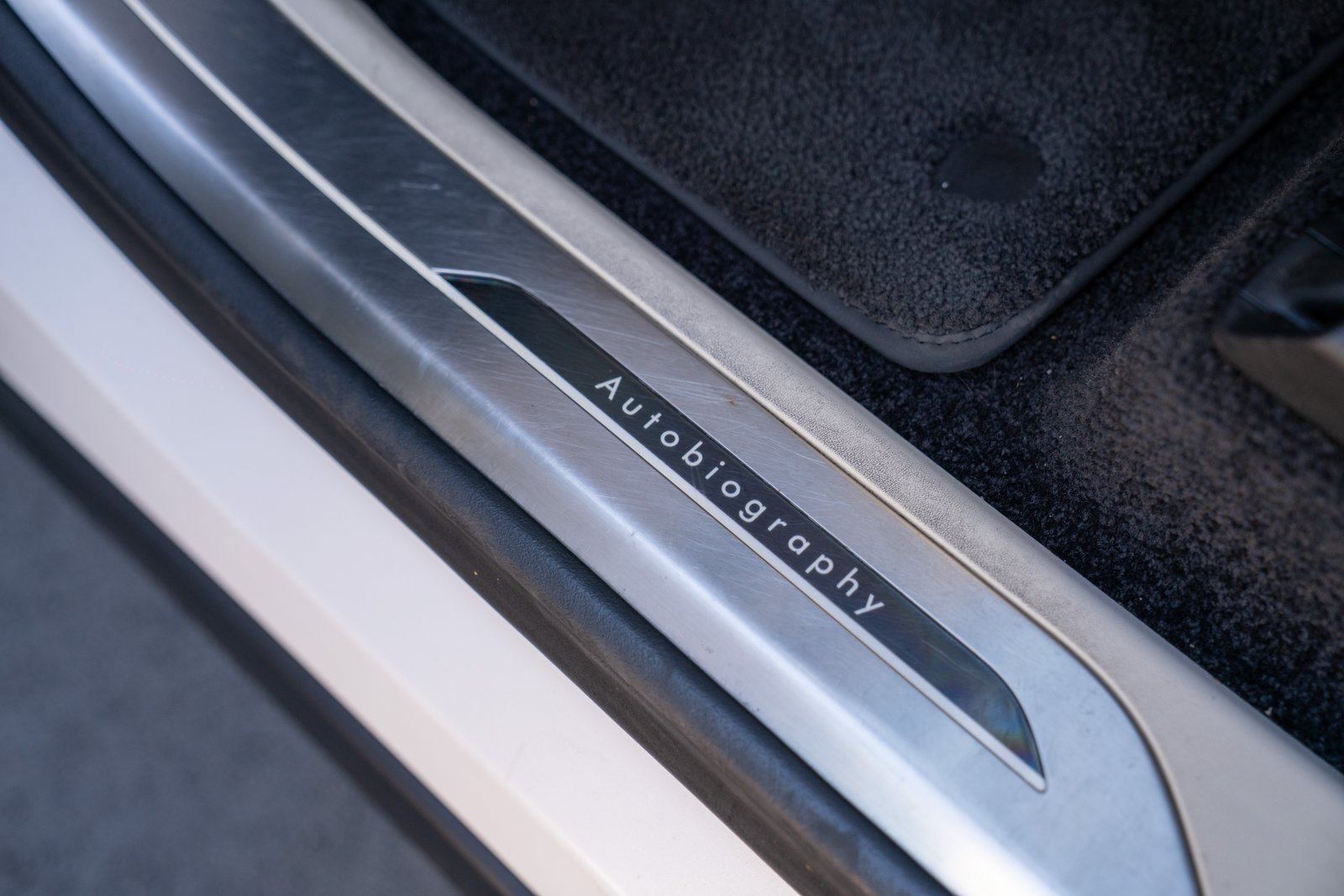 Used 2023 Land Rover Range Rover Autobiography AWD/4WD image 12
