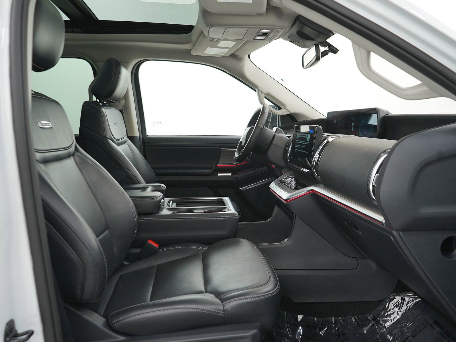 Used 2025 Ford Expedition Platinum AWD/4WD image 16