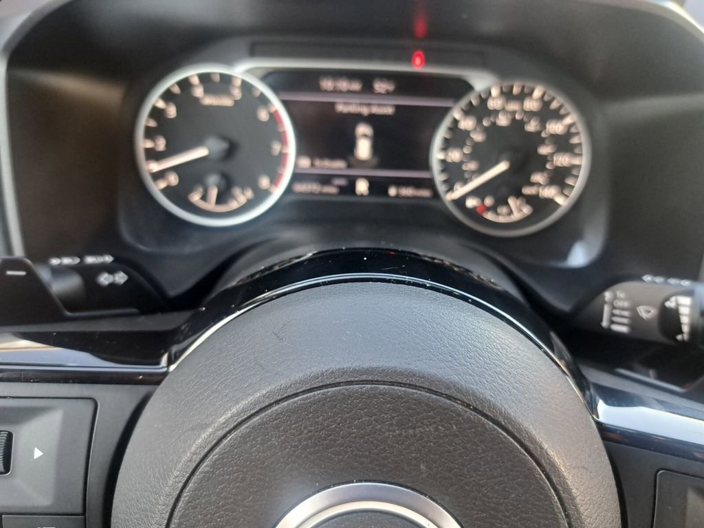 Used 2023 Nissan Rogue SV image 11