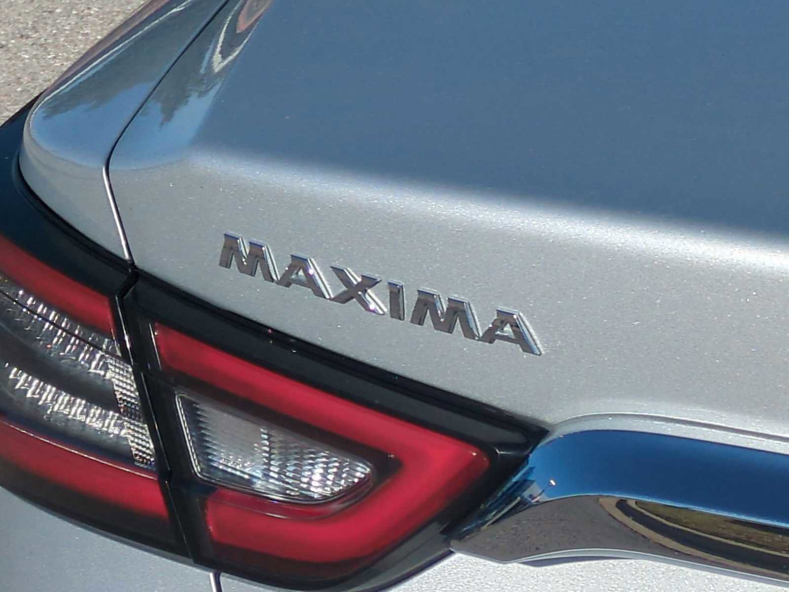 Used 2023 Nissan Maxima SV w/ Floor Mat Group image 32