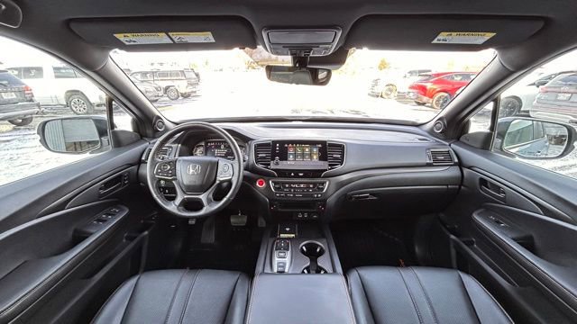 Used 2025 Honda Passport TrailSport image 12