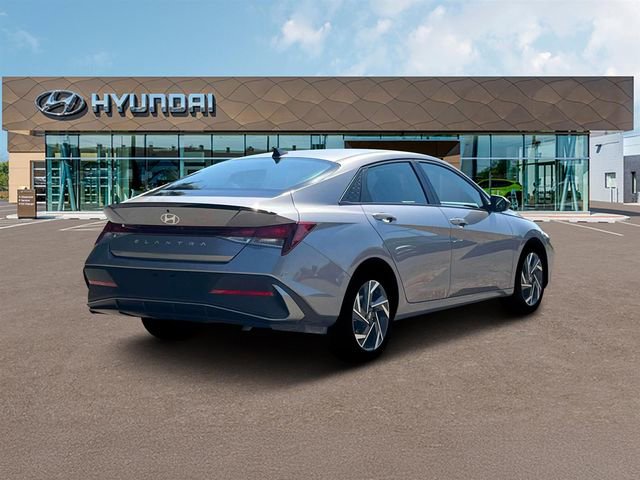 New 2025 Hyundai Elantra Sport image 7