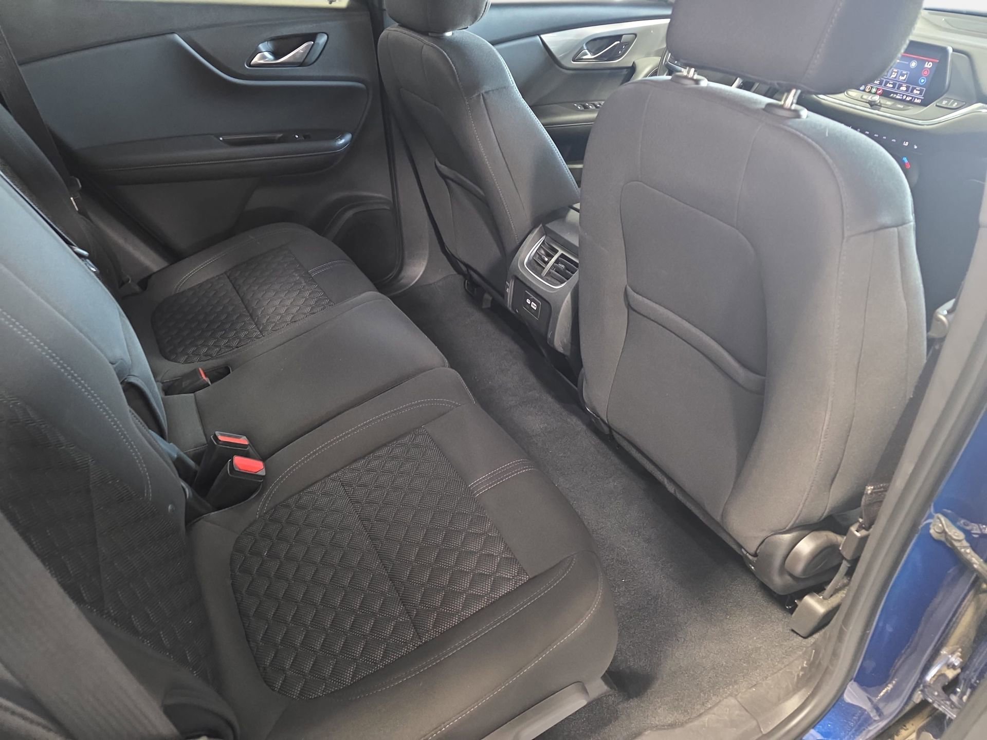 Used 2022 Chevrolet Blazer LT FWD image 11