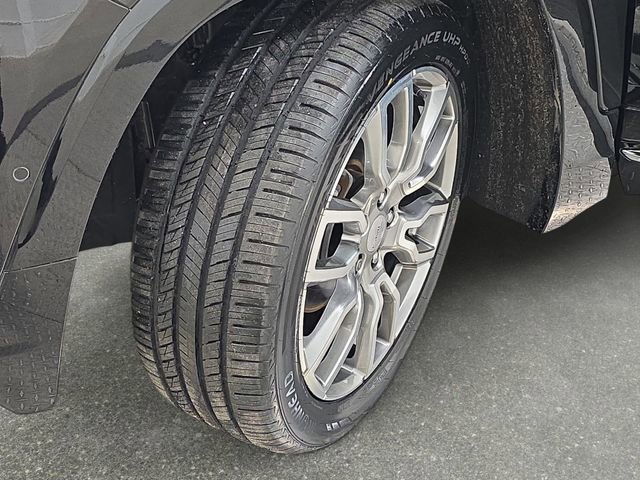 Used 2024 GMC Terrain Denali w/ Denali Premium Package image 32