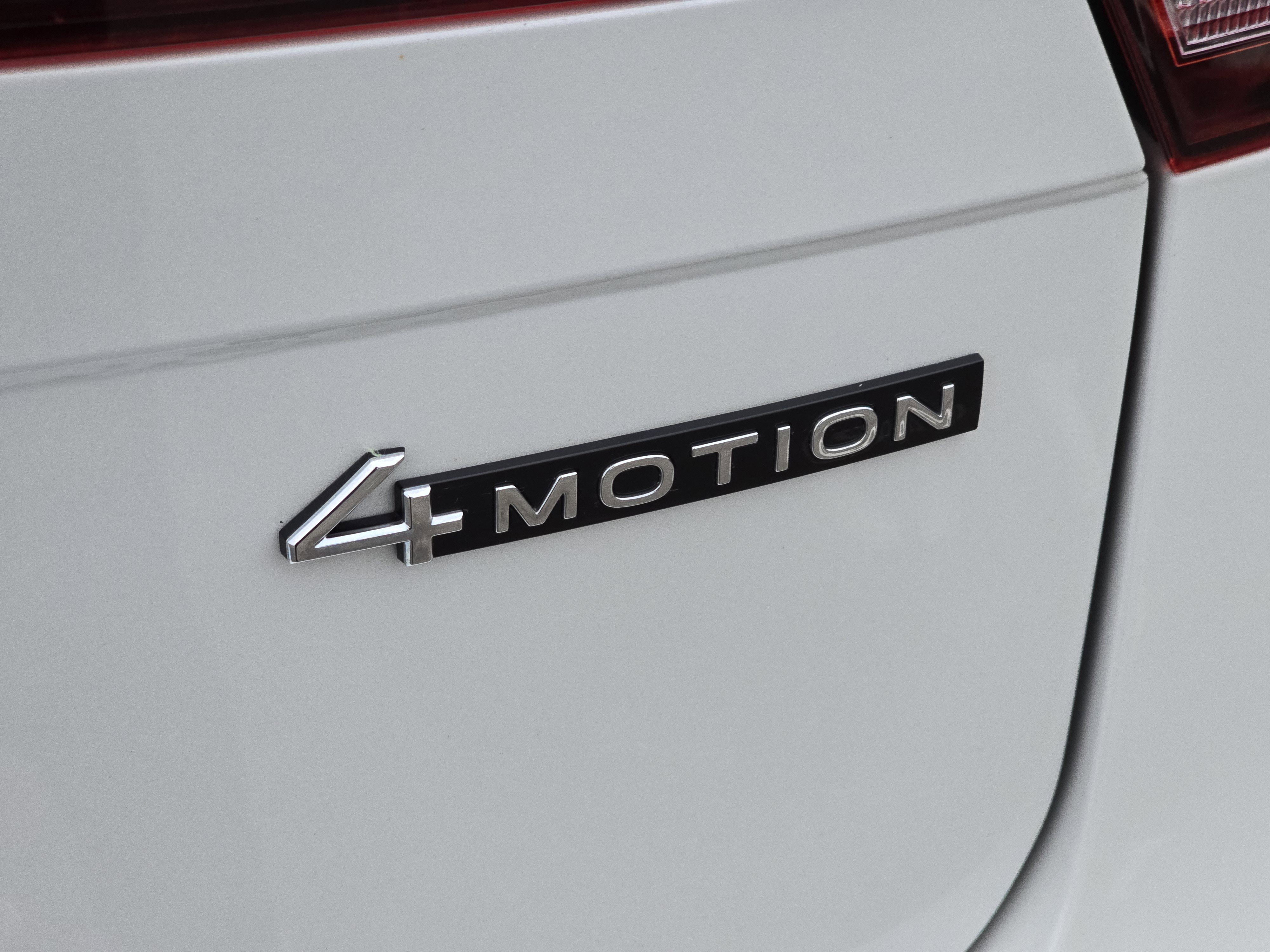 Certified 2023 Volkswagen Tiguan SE image 10