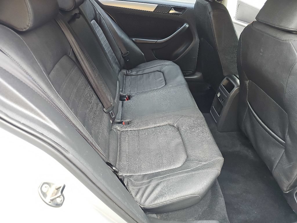 Used 2011 Volkswagen Jetta SEL FWD image 25