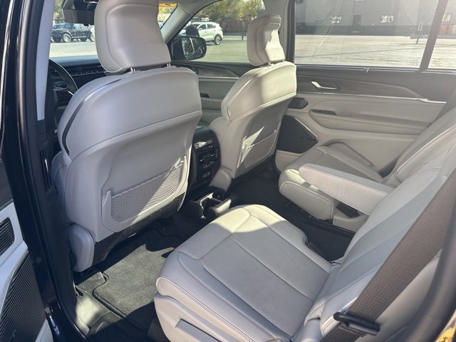 Used 2022 Jeep Grand Cherokee L Overland w/ Luxury Tech Group IV image 19