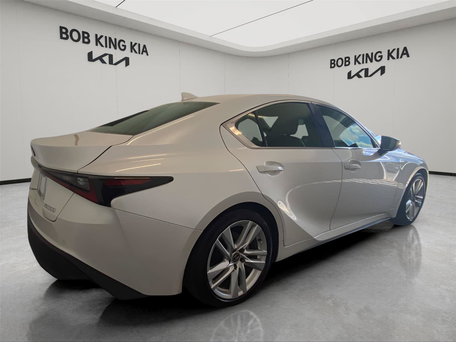 Used 2024 Lexus IS 300 w/ Comfort Package RWD image 5