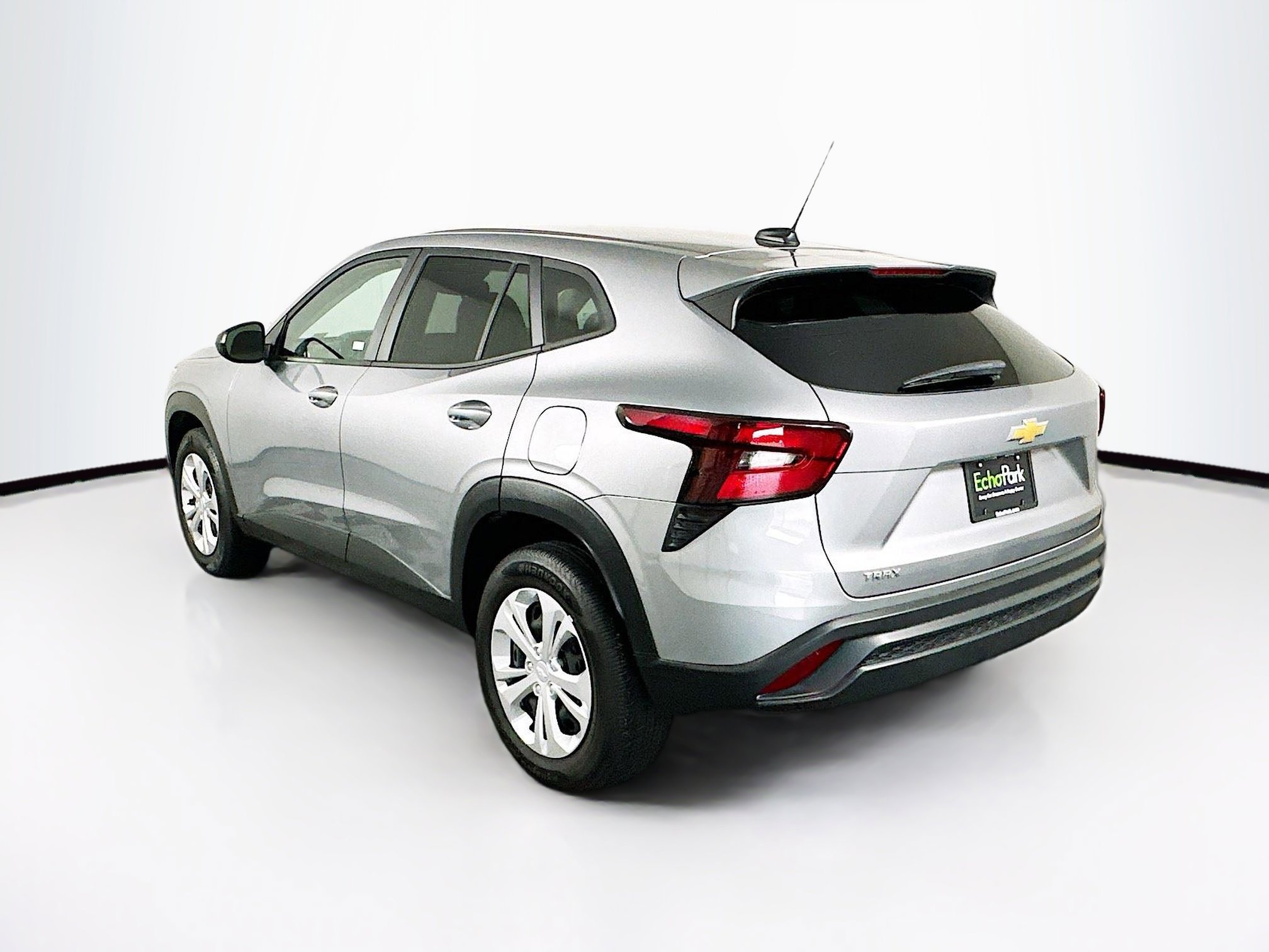 Used 2024 Chevrolet Trax LS FWD image 5