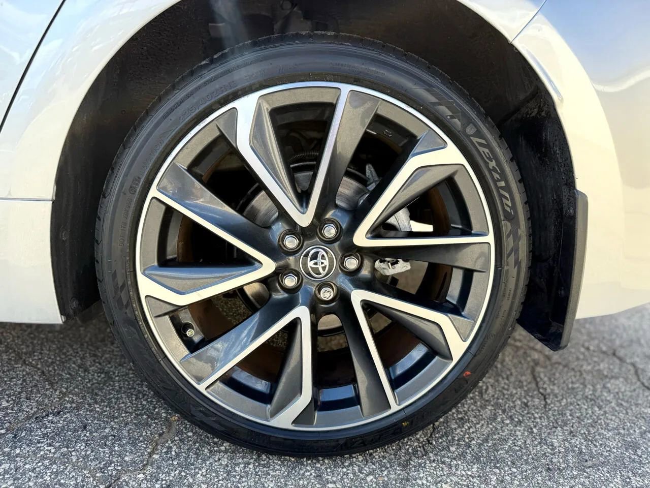 Used 2022 Toyota Corolla SE w/ SE Premium Package image 30