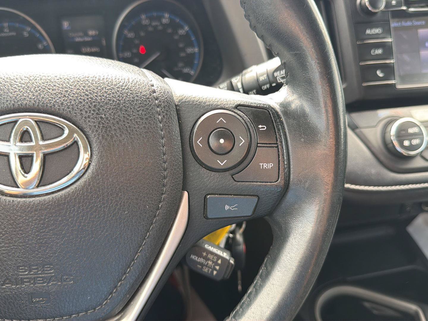 Used 2018 Toyota RAV4 XLE AWD/4WD image 23