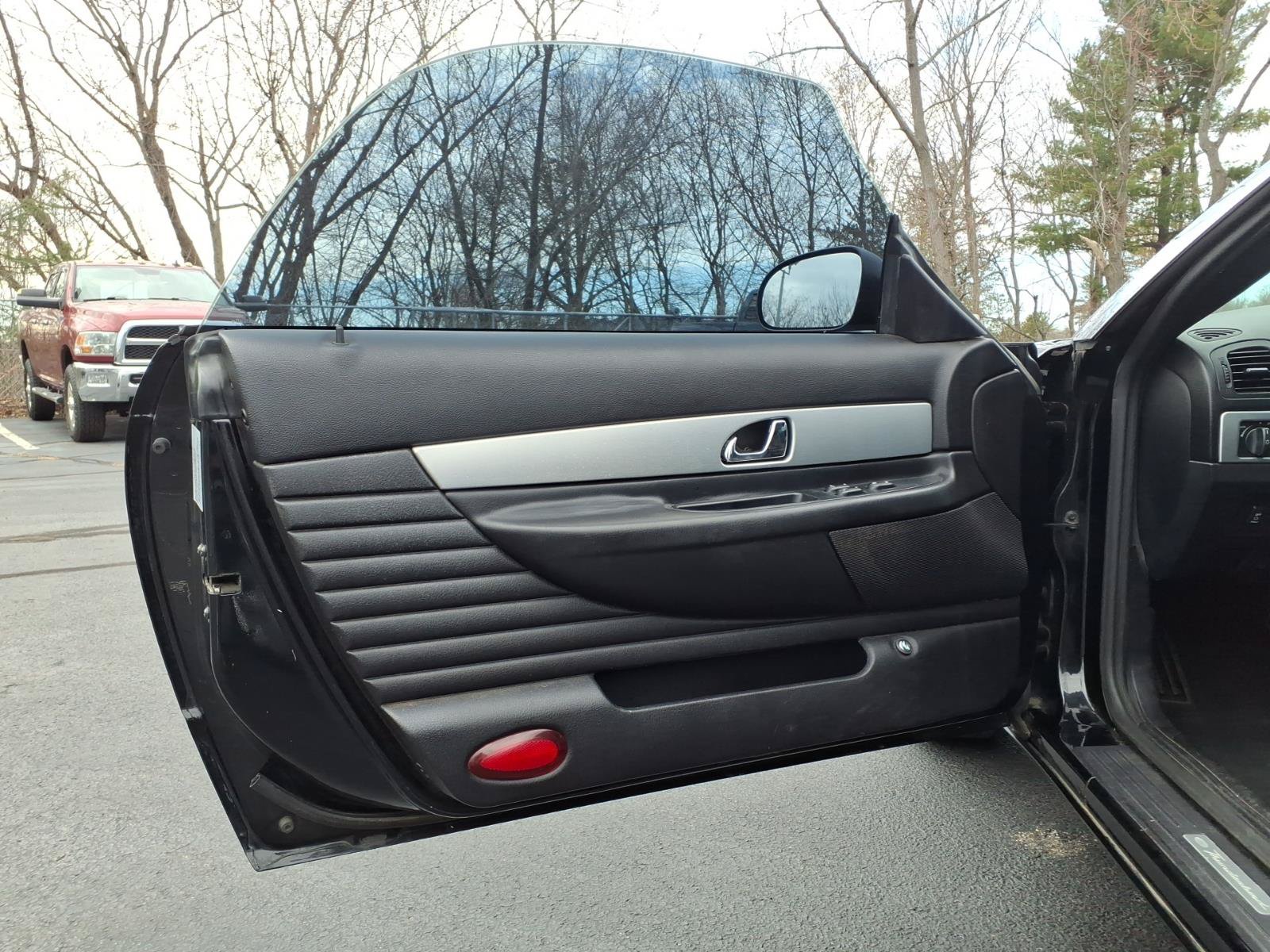 Used 2005 Ford Thunderbird Deluxe image 13