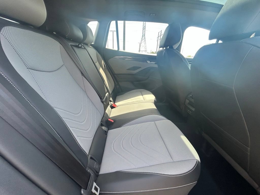 Certified 2025 Volkswagen Tiguan SE R-Line AWD/4WD image 46