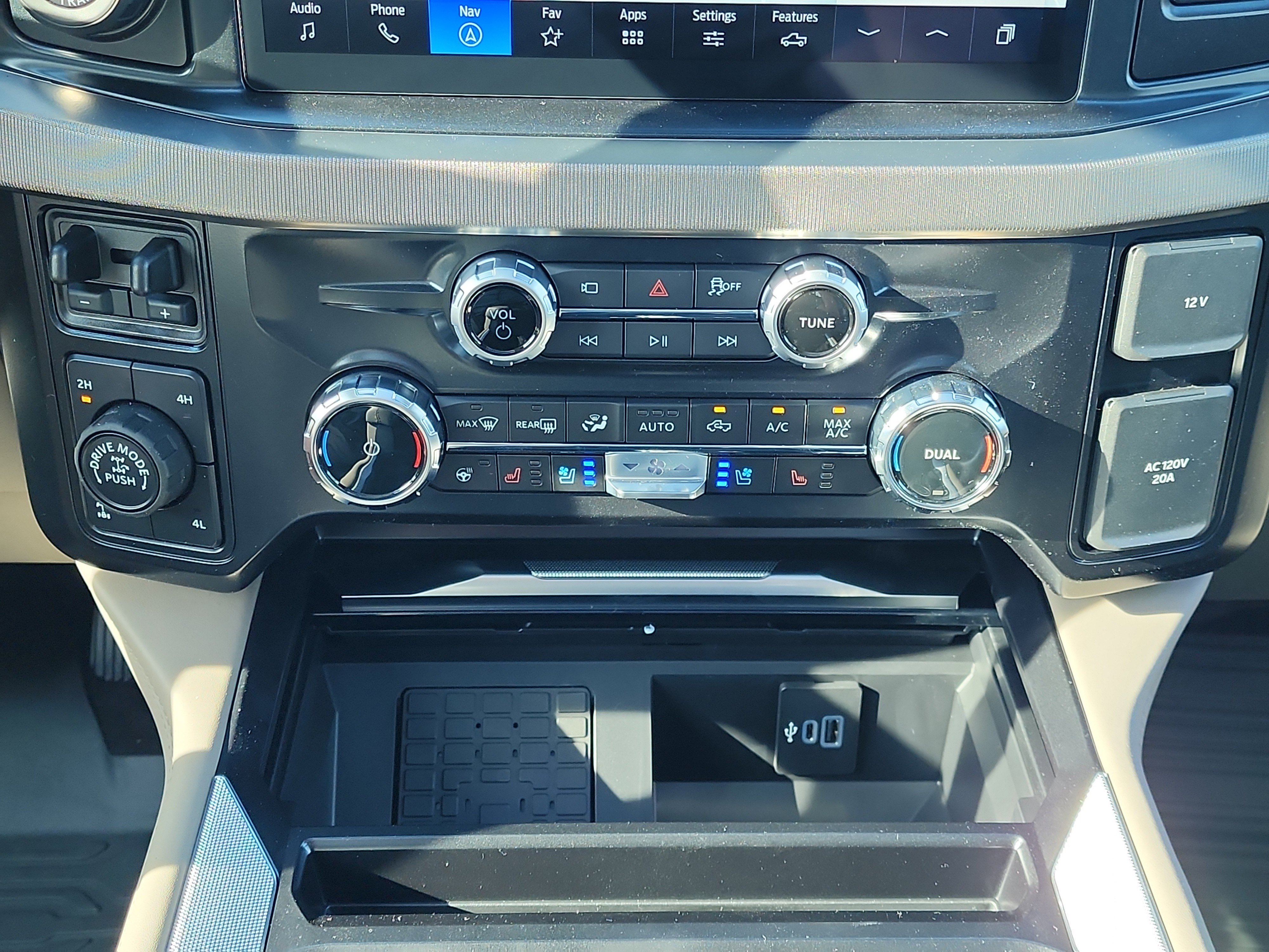 New 2026 Ford F350 Platinum w/ Platinum Plus Package image 14