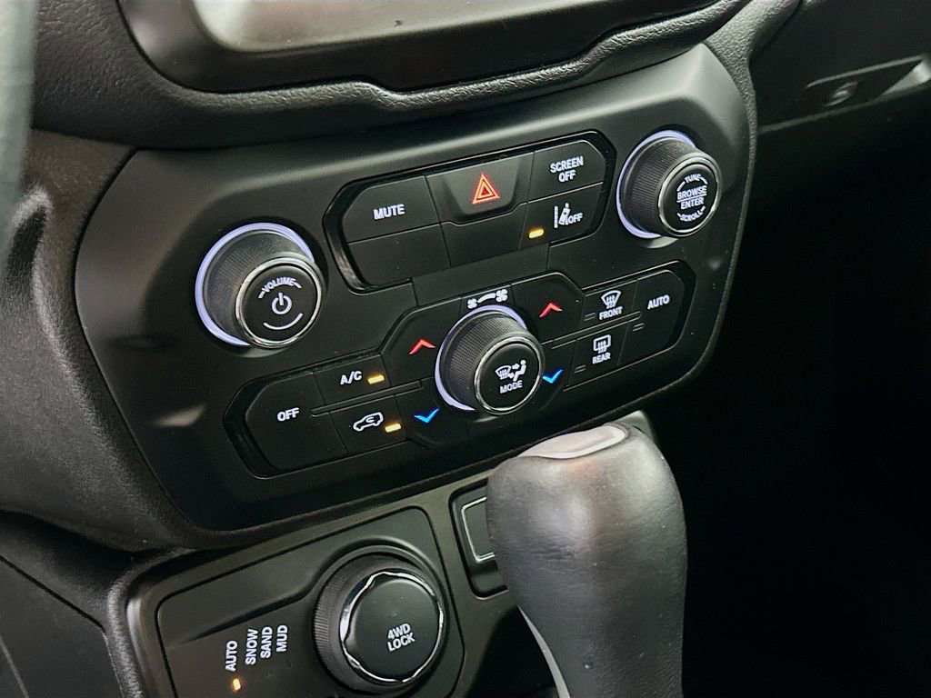 Used 2021 Jeep Renegade Limited image 22