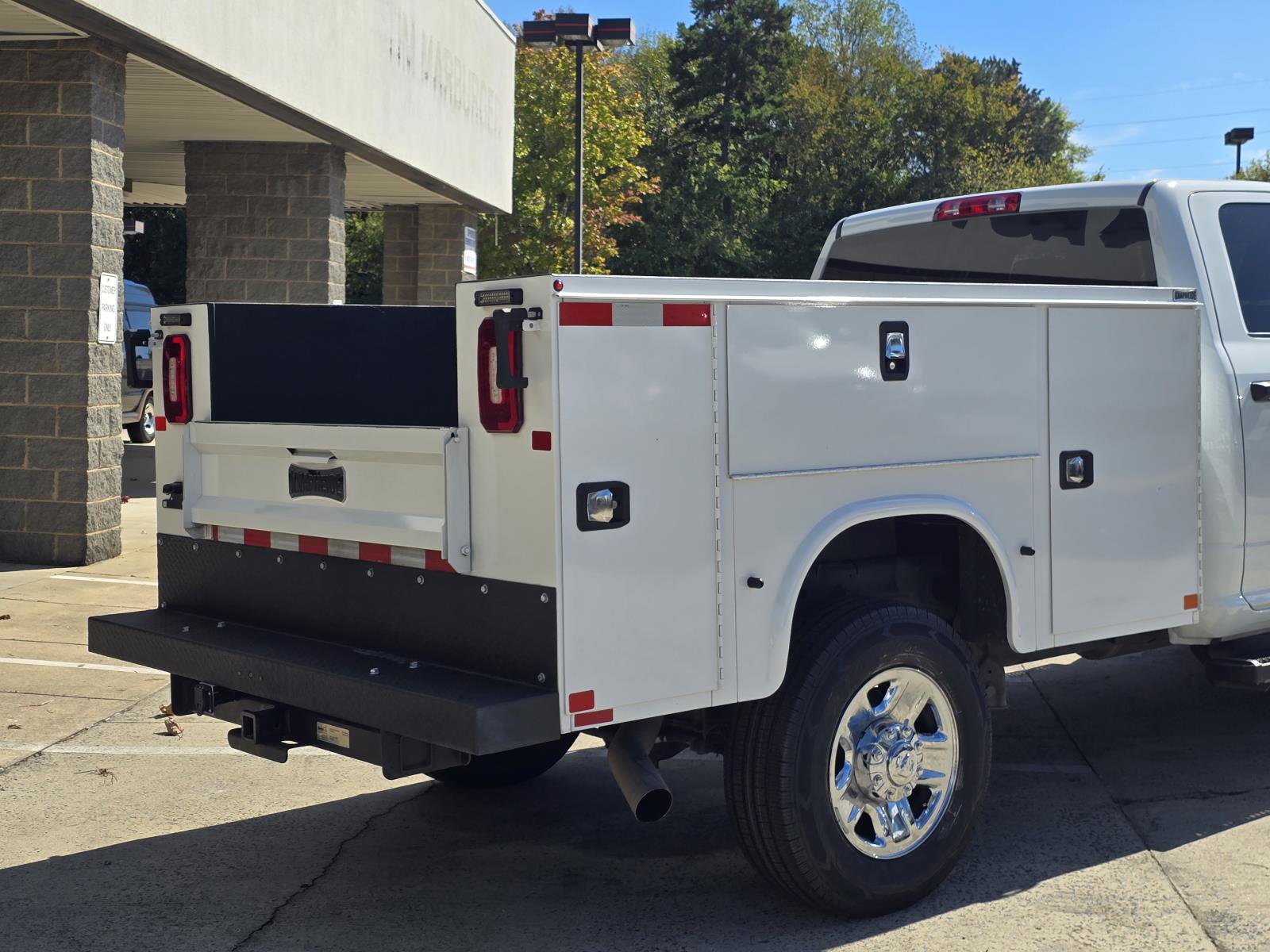 Used 2024 RAM 2500 Tradesman w/ Chrome Appearance Group image 16