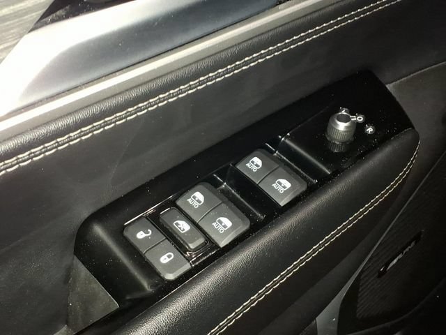 Certified 2024 Jeep Wagoneer L Series III w/ Flexible Seating Group AWD/4WD image 17