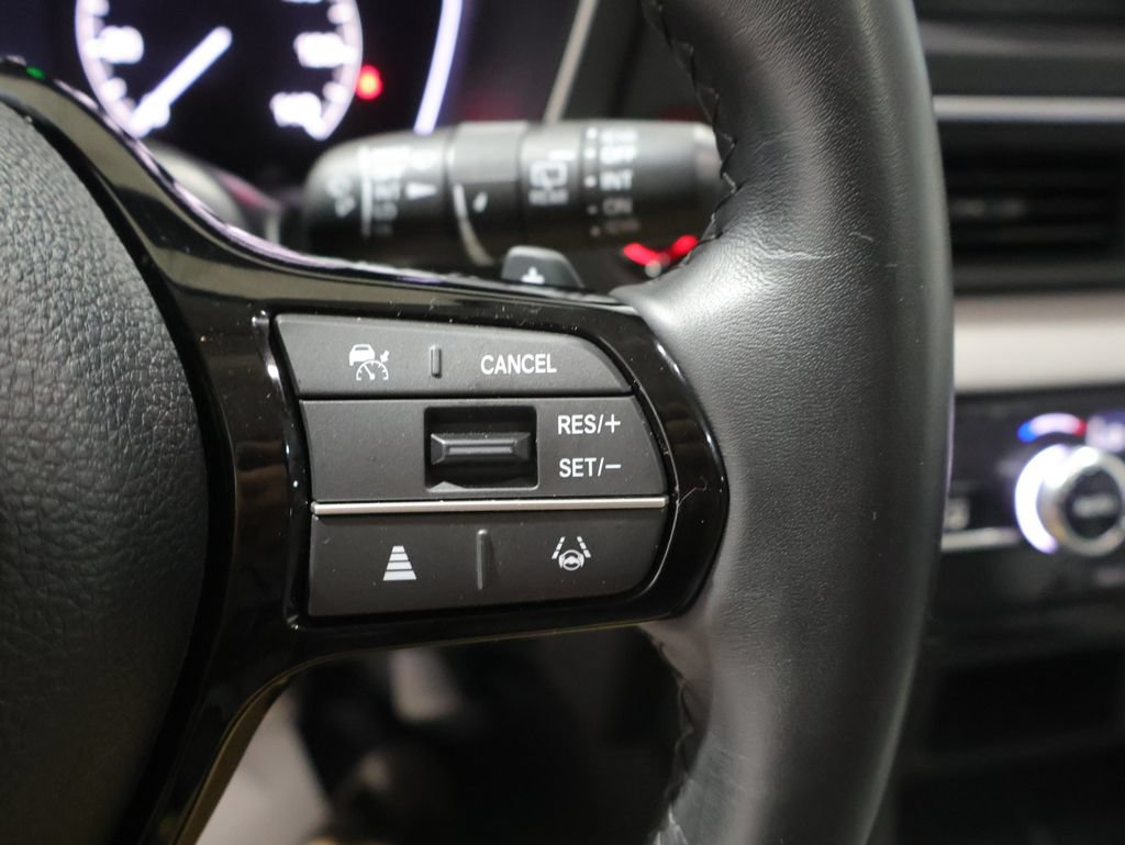 Used 2025 Honda Pilot Touring image 38