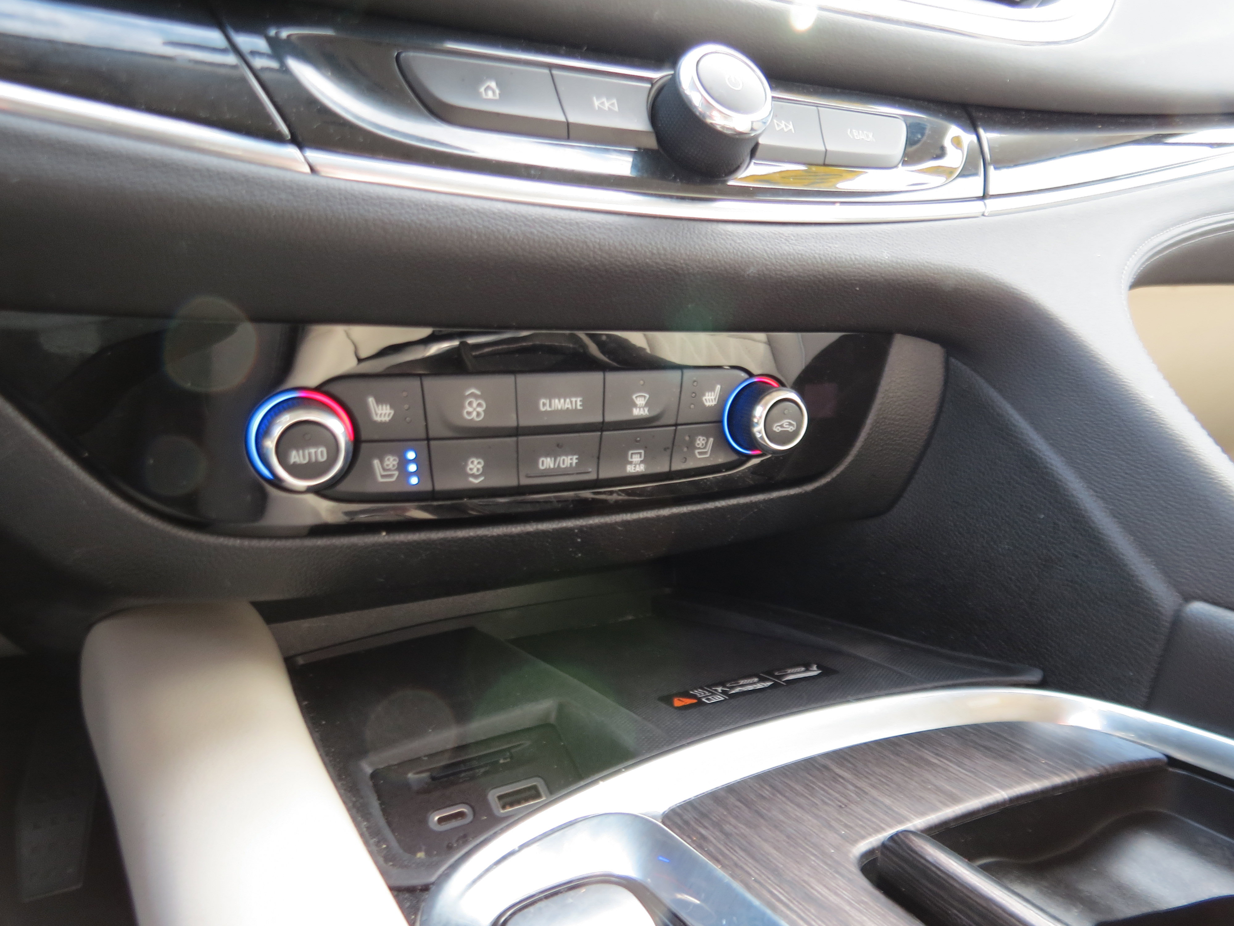 Used 2024 Buick Enclave Avenir w/ Trailering Package, 5000 lbs. image 23