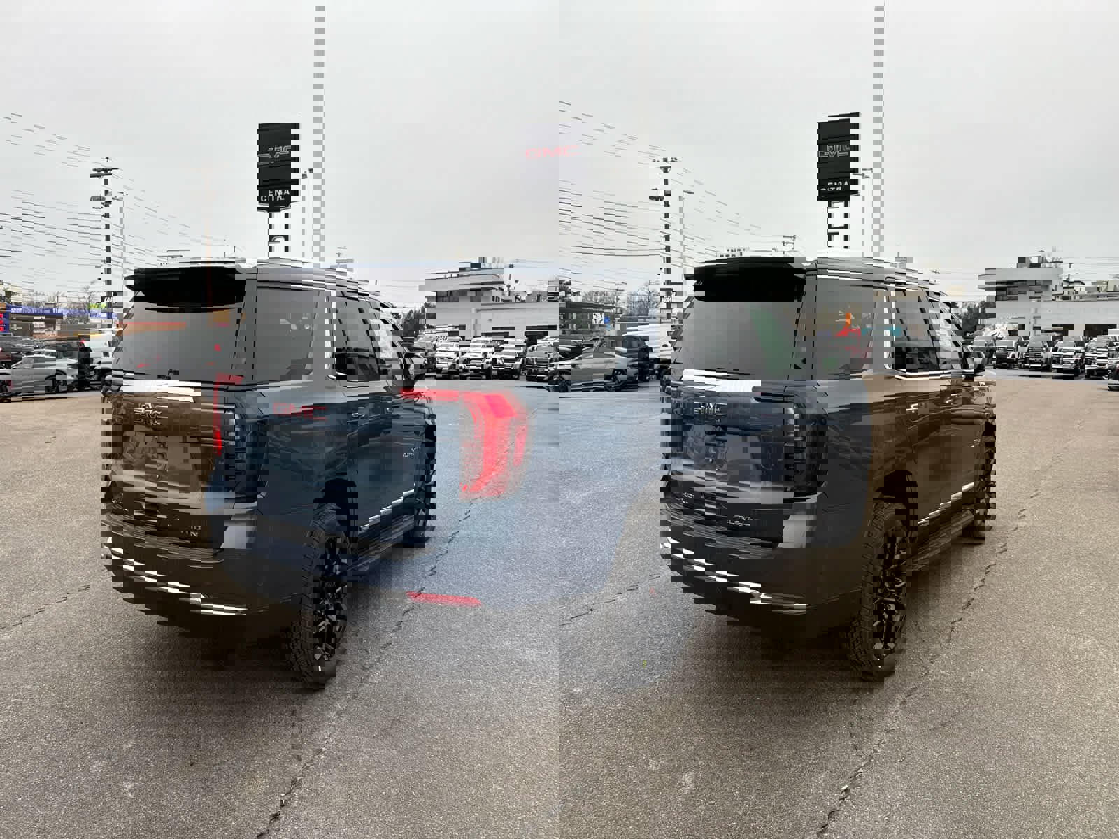 New 2026 GMC Yukon Elevation image 5