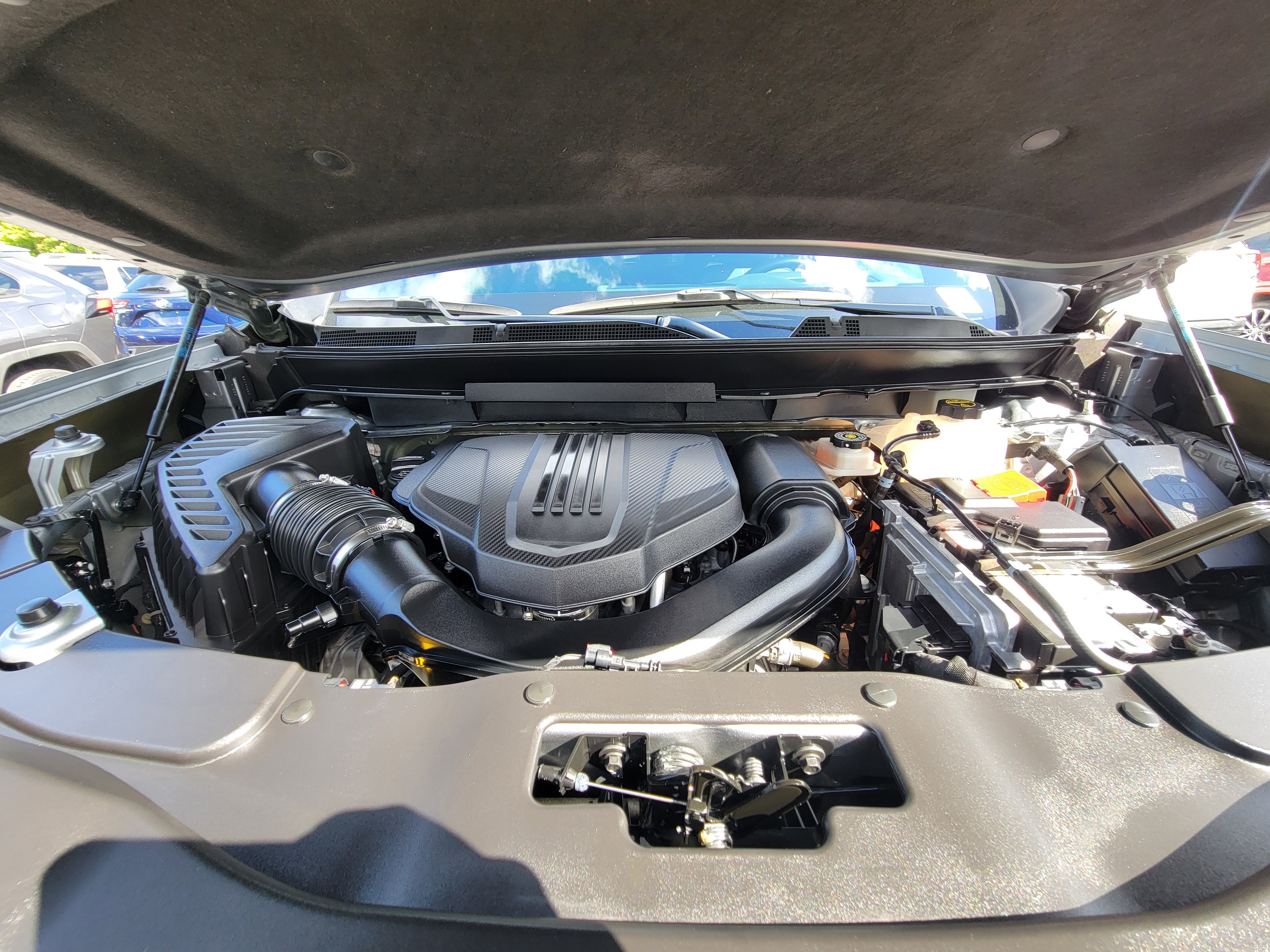 Used 2024 GMC Acadia AT4 w/ Luxury Package image 27