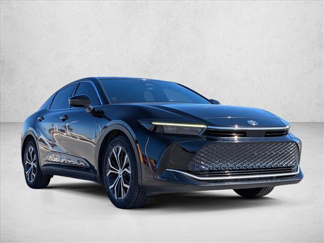 Used 2023 Toyota Crown XLE image 3