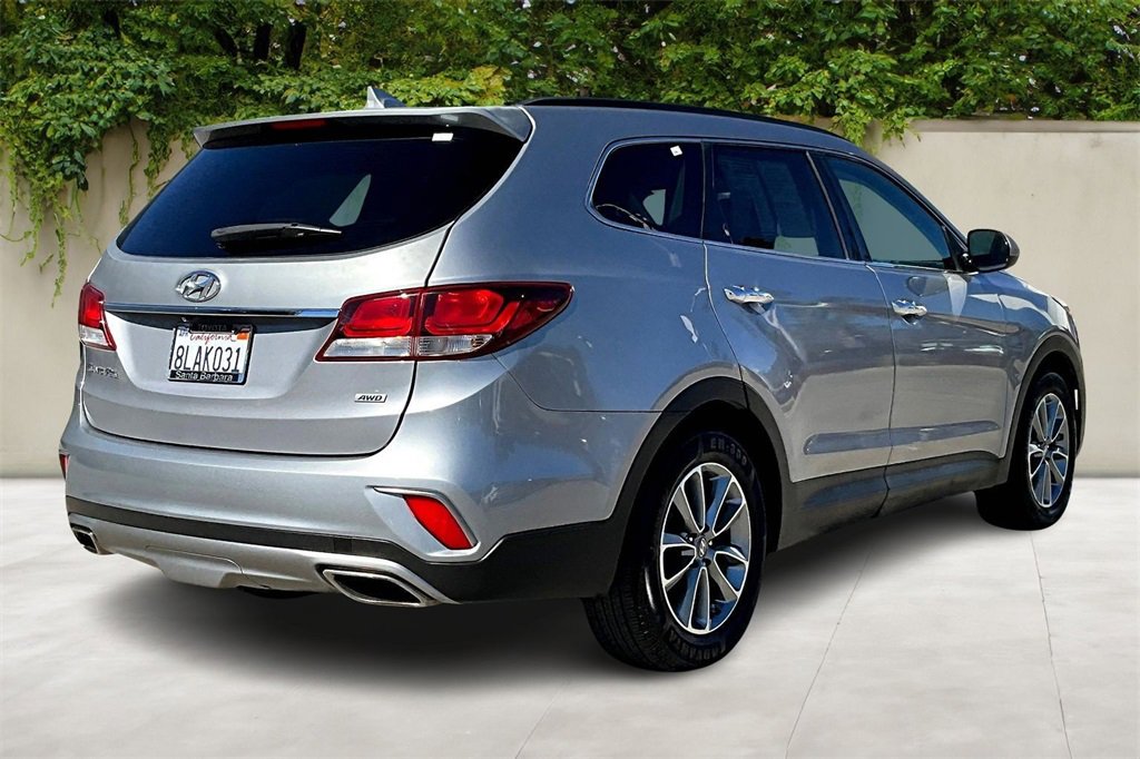 Used 2018 Hyundai Santa Fe SE w/ Cargo Package image 5