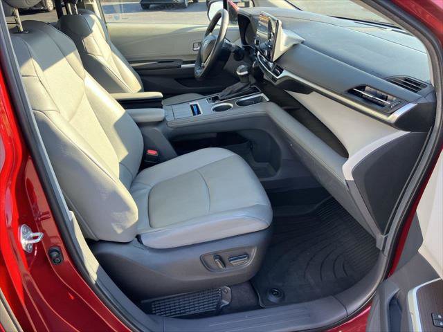 Certified 2023 Toyota Sienna XLE FWD image 36