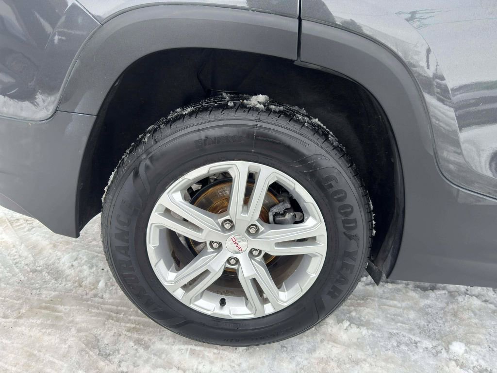 Used 2018 GMC Terrain SLE w/ Driver Convenience Package image 10