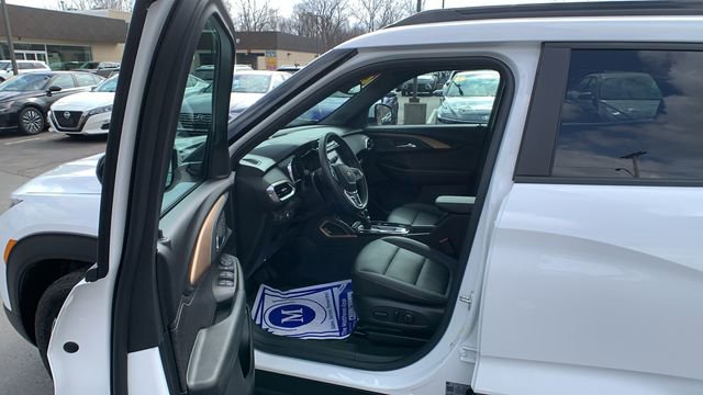 Used 2023 Chevrolet TrailBlazer ACTIV w/ Sun and Liftgate Package image 9