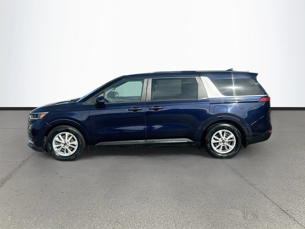 Used 2023 Kia Carnival LX FWD image 4