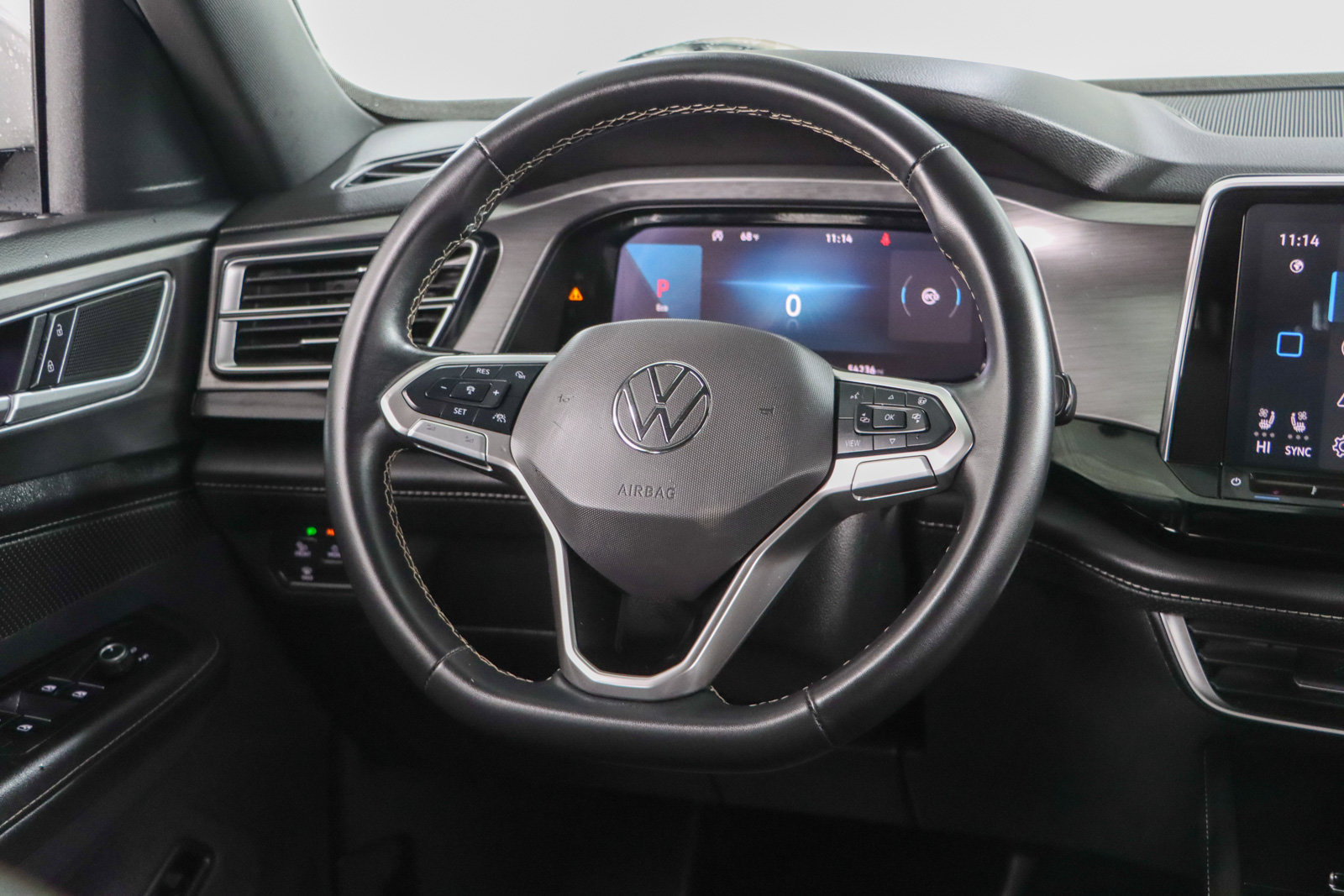 Used 2024 Volkswagen Atlas Cross Sport SE FWD image 12